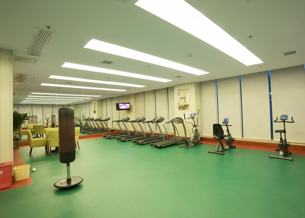 Отель Ramada Plaza By Wyndham Chongqing West Экстерьер фото