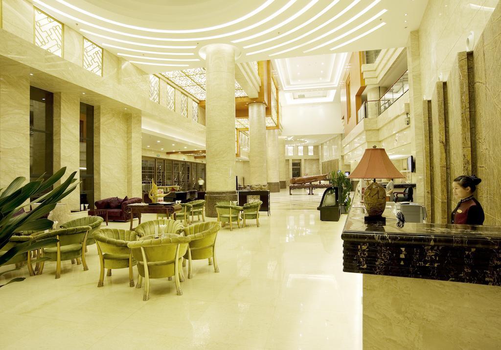 Отель Ramada Plaza By Wyndham Chongqing West Экстерьер фото