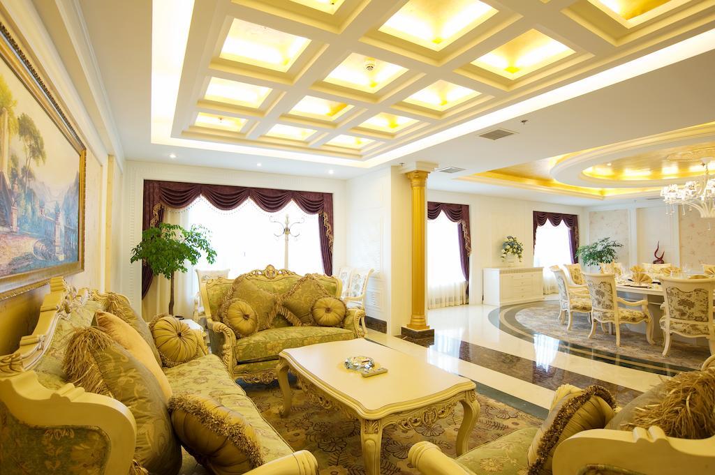 Отель Ramada Plaza By Wyndham Chongqing West Экстерьер фото